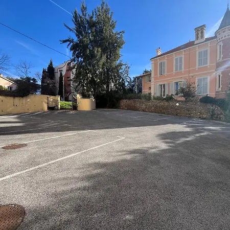 Hotel-residence-windsor * Cannes